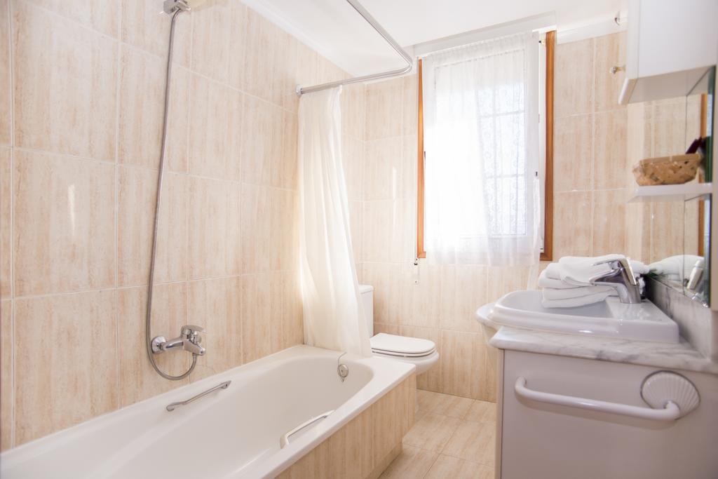 Apartamentos La Terraza Ларедо Стая снимка
