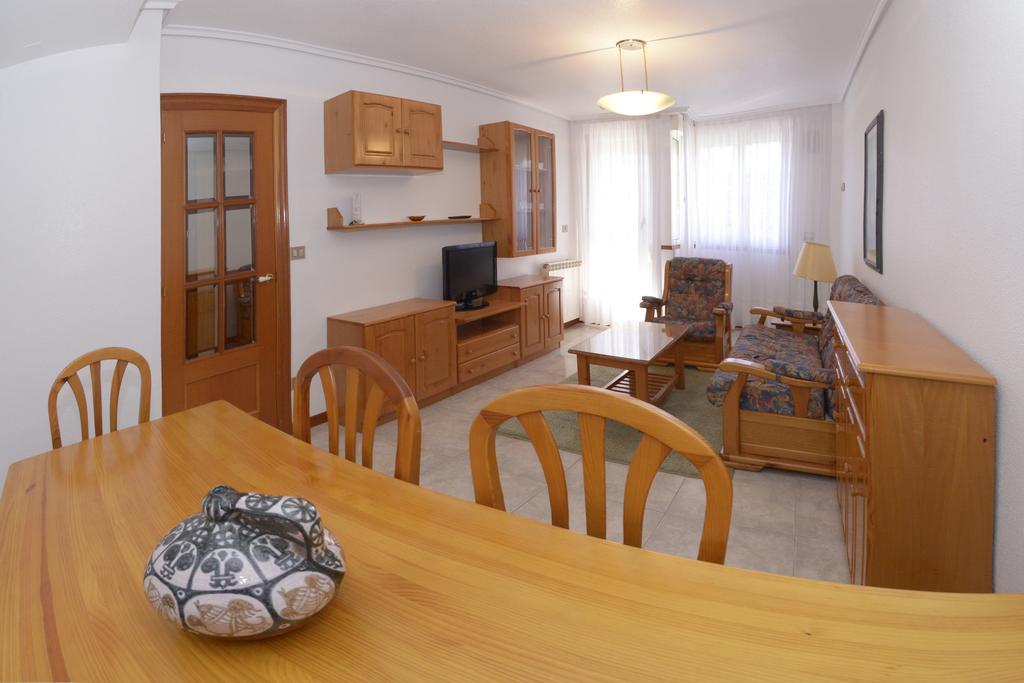 Apartamentos La Terraza Ларедо Стая снимка